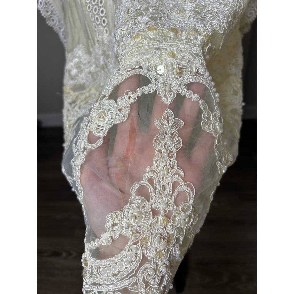 ✨ 1970s Angel Sleeve Boho Goddess Wedding Dress — Beading & Daisy Details - Picture 3 of 8